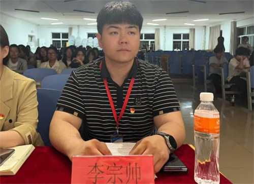 “青春風(fēng)采，五四之光”主題演講活動(dòng)