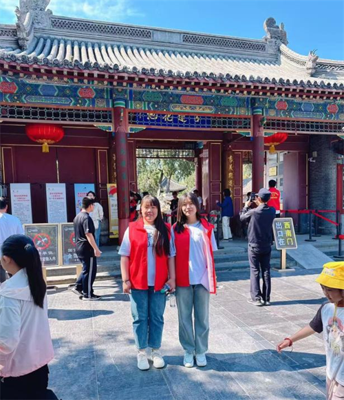 外國語學(xué)院學(xué)子五一志愿活動：傳遞文化薪火，彰顯青春擔(dān)當(dāng)