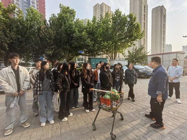 慰問(wèn)活動(dòng)|保定理工學(xué)院|管理科學(xué)與工程學(xué)院赴實(shí)習(xí)基地開(kāi)展實(shí)習(xí)生慰問(wèn)活動(dòng)