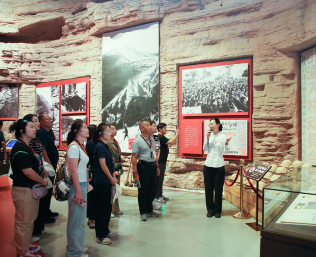 保定理工學(xué)院組織優(yōu)秀黨員代表赴紅旗渠精神培訓(xùn)基地學(xué)習(xí)