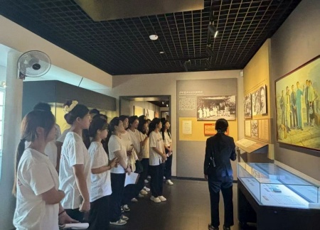 銘記歷史，薪火相傳——保定理工學(xué)院藝術(shù)學(xué)院賡續(xù)紅色基因培育藝術(shù)英才