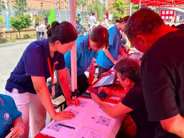 迎新季|保定理工學(xué)院|管理學(xué)院|2025迎新：服務(wù)“心”主張，溫暖新征程